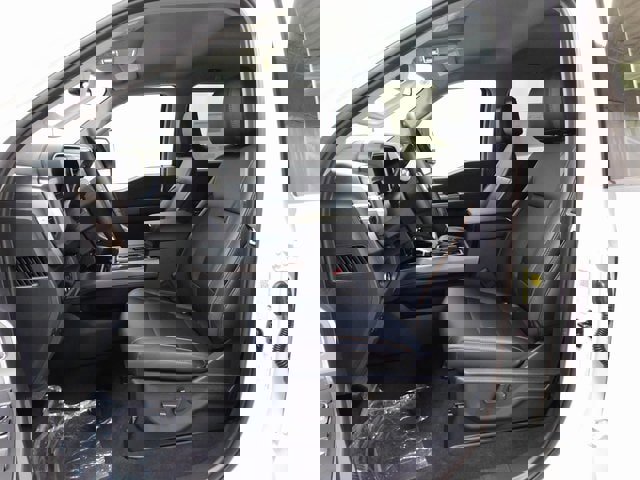 New 2026 Ford F350 Lariat w/ FX4 Off-Road Package image 9