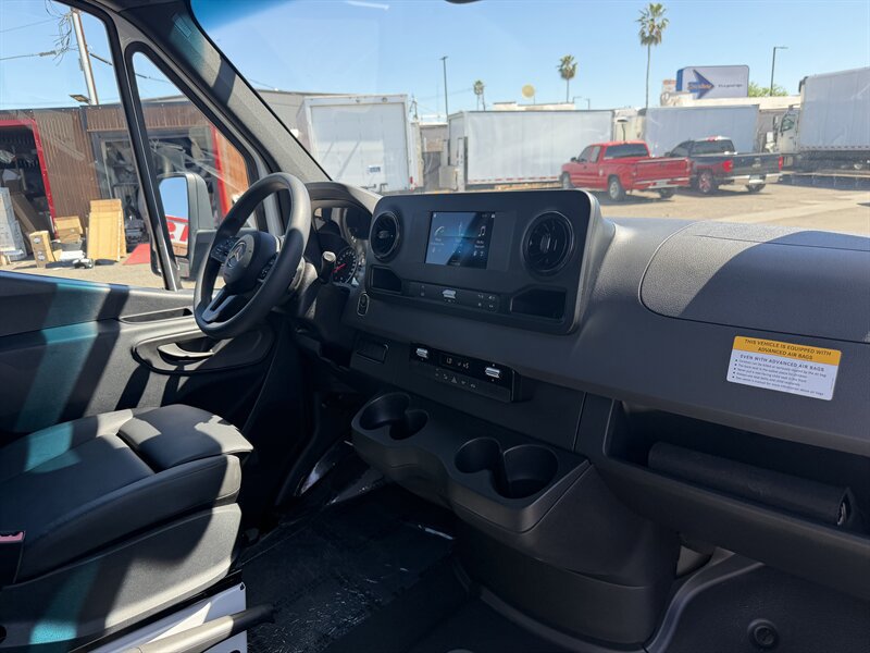 Used 2023 Mercedes-Benz Sprinter 3500 image 16
