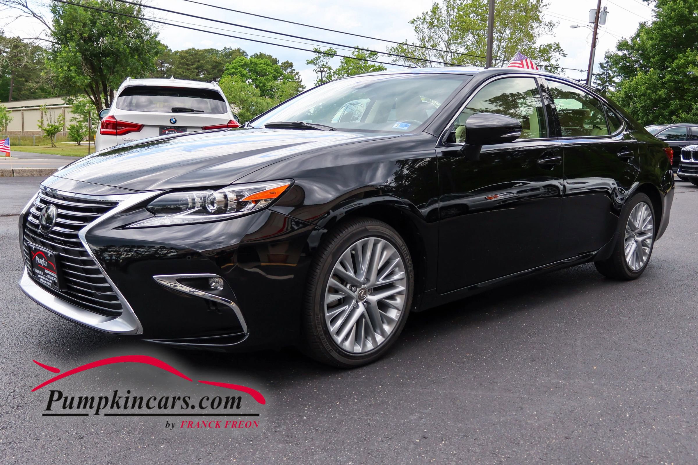 Used 2016 Lexus ES 350 w/ Luxury Package w/Wood Trim FWD image 3