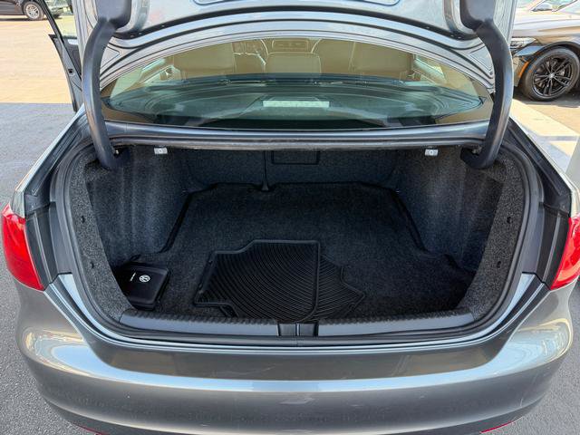 Used 2014 Volkswagen Jetta SE FWD image 14