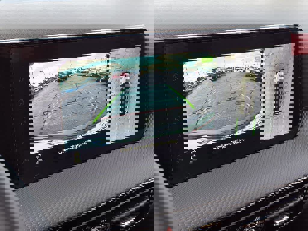 New 2025 Nissan Kicks SR image 15