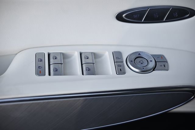 Certified 2025 Genesis Electrified GV70 w/ Prestige Package AWD/4WD image 17