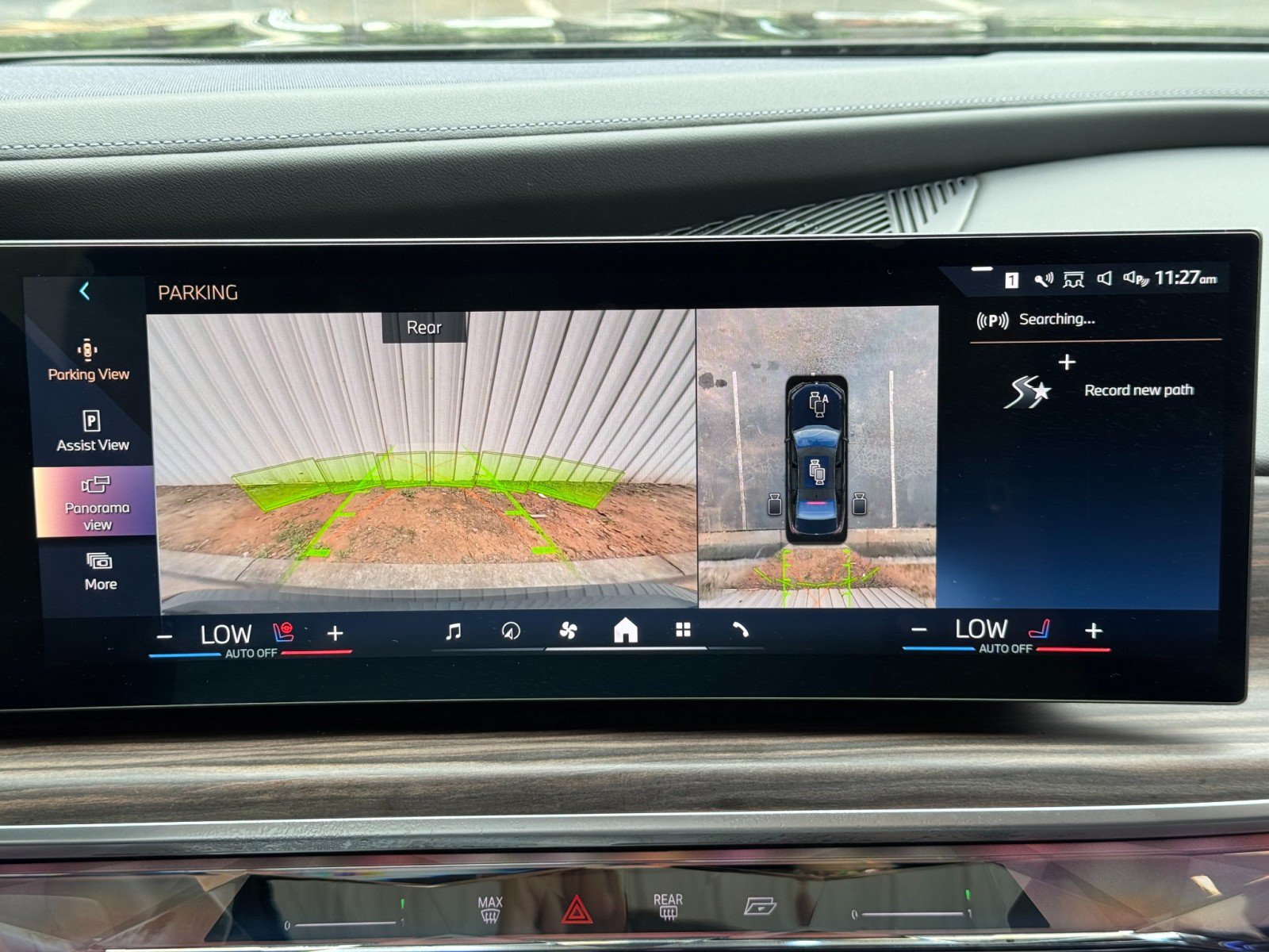 Used 2023 BMW i7 xDrive60 w/ Executive Package 2 AWD/4WD image 36