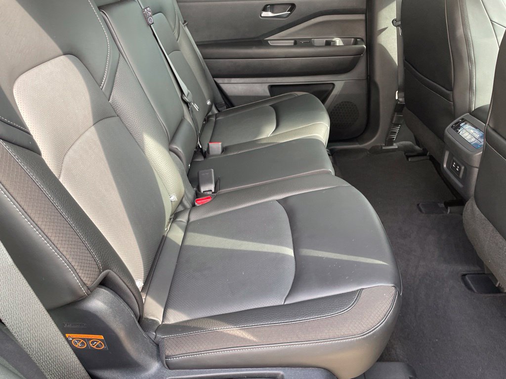 Used 2026 Nissan Pathfinder SL FWD image 23