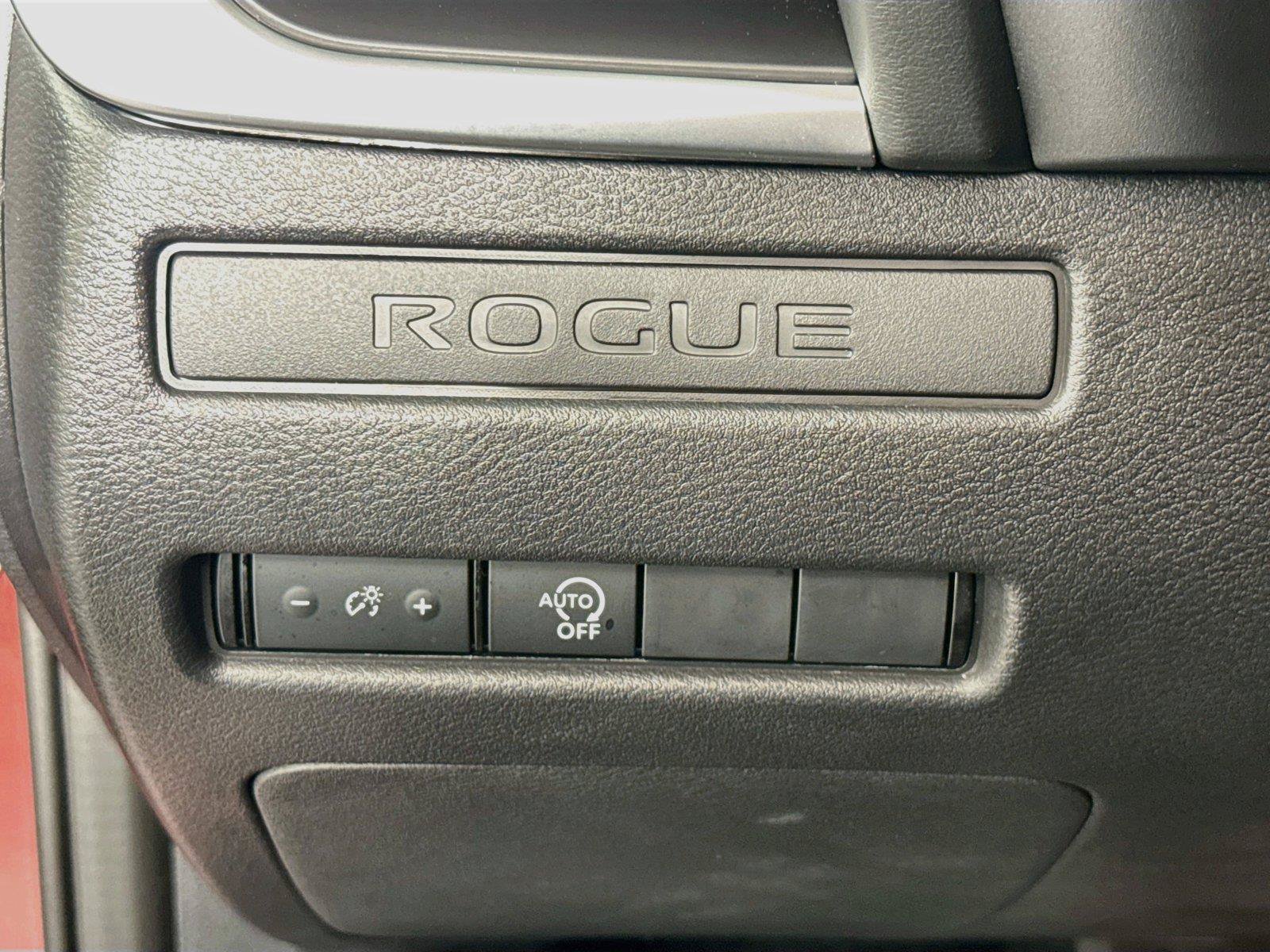 Used 2026 Nissan Rogue S FWD image 18