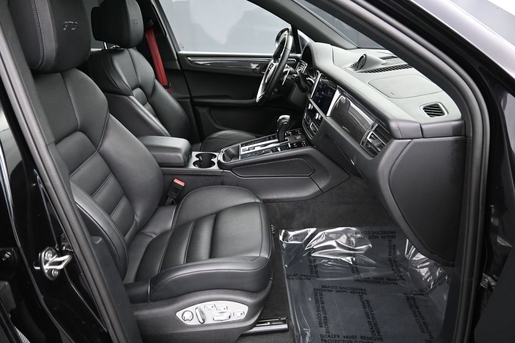 Certified 2024 Porsche Macan GTS AWD/4WD image 30