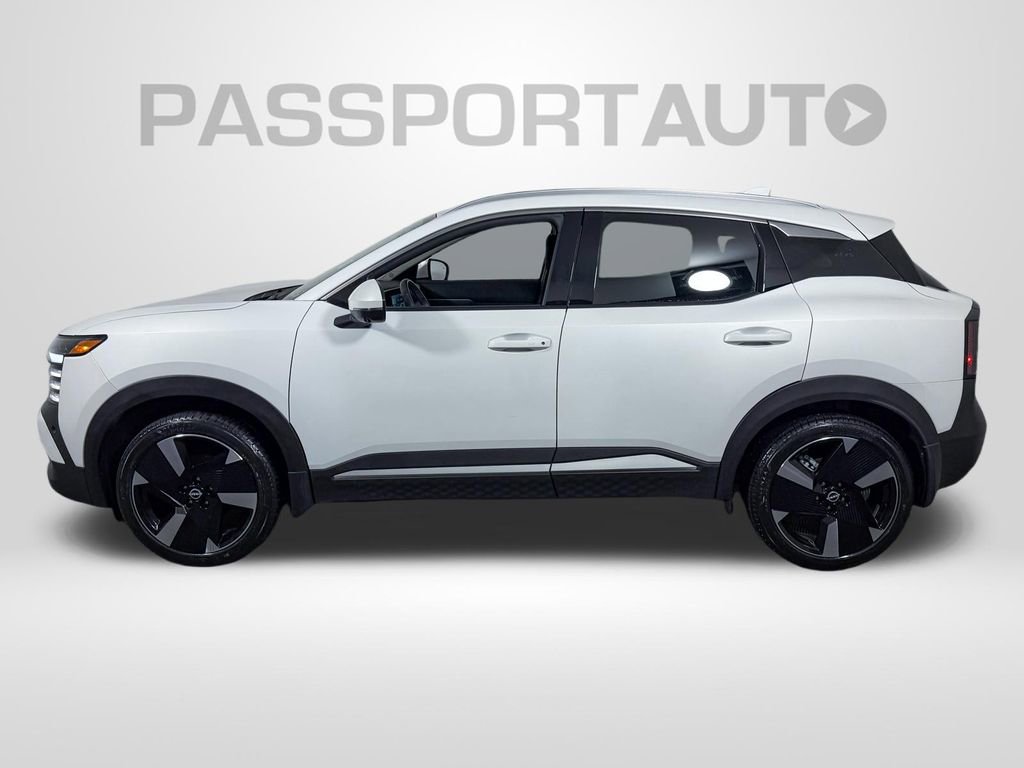 Certified 2025 Nissan Kicks SR w/ SR Premium Package AWD/4WD image 11