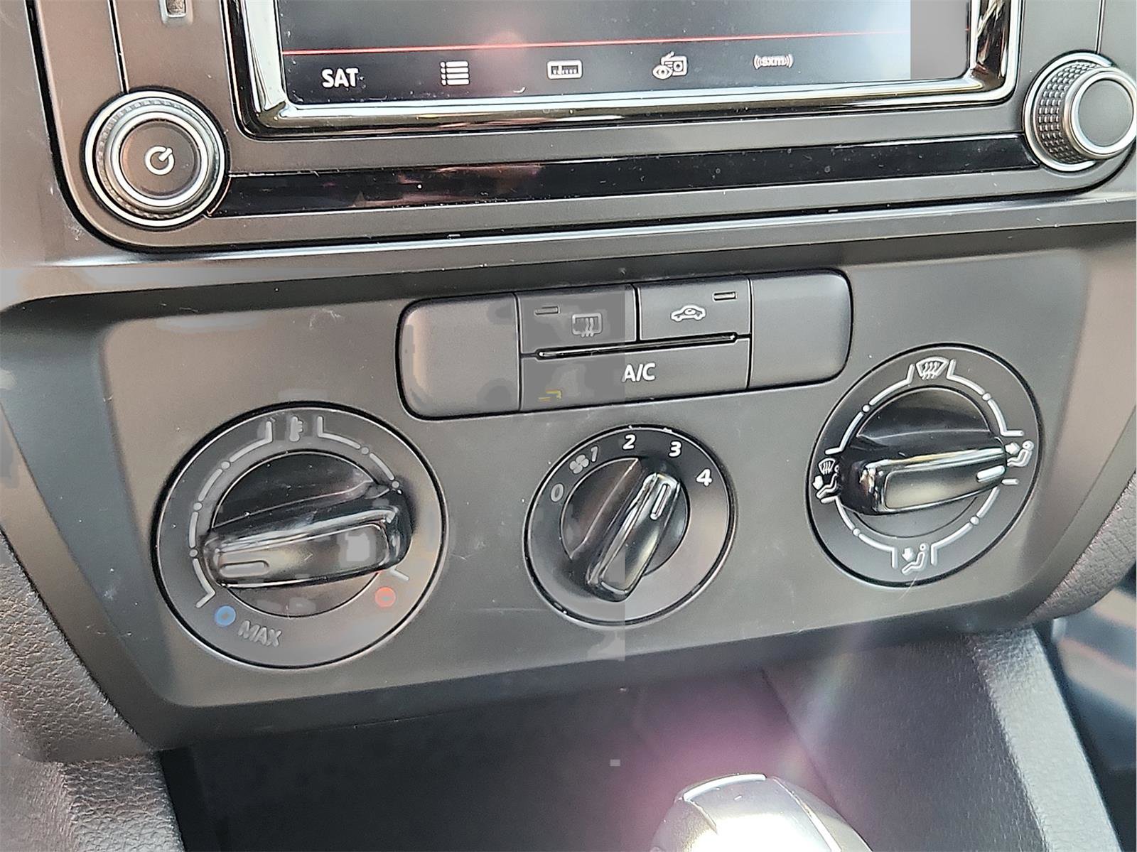 Used 2016 Volkswagen Jetta S image 28