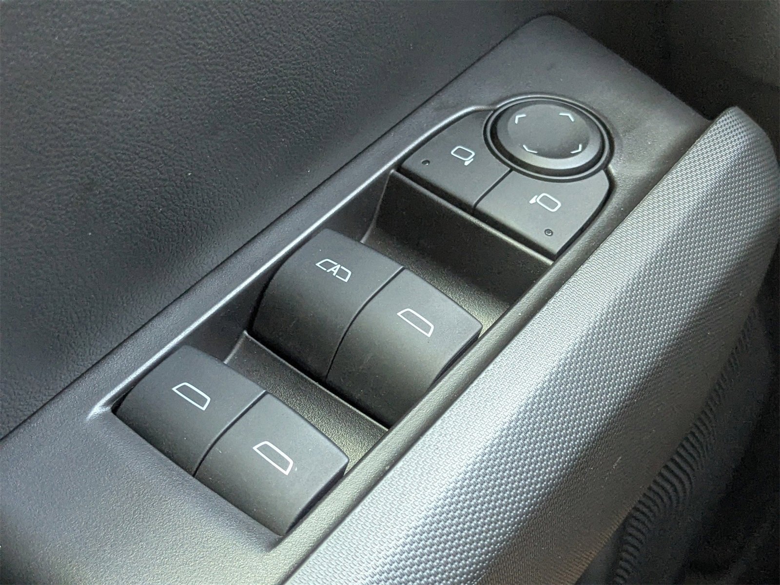 Used 2024 Chevrolet Colorado Trail Boss image 25