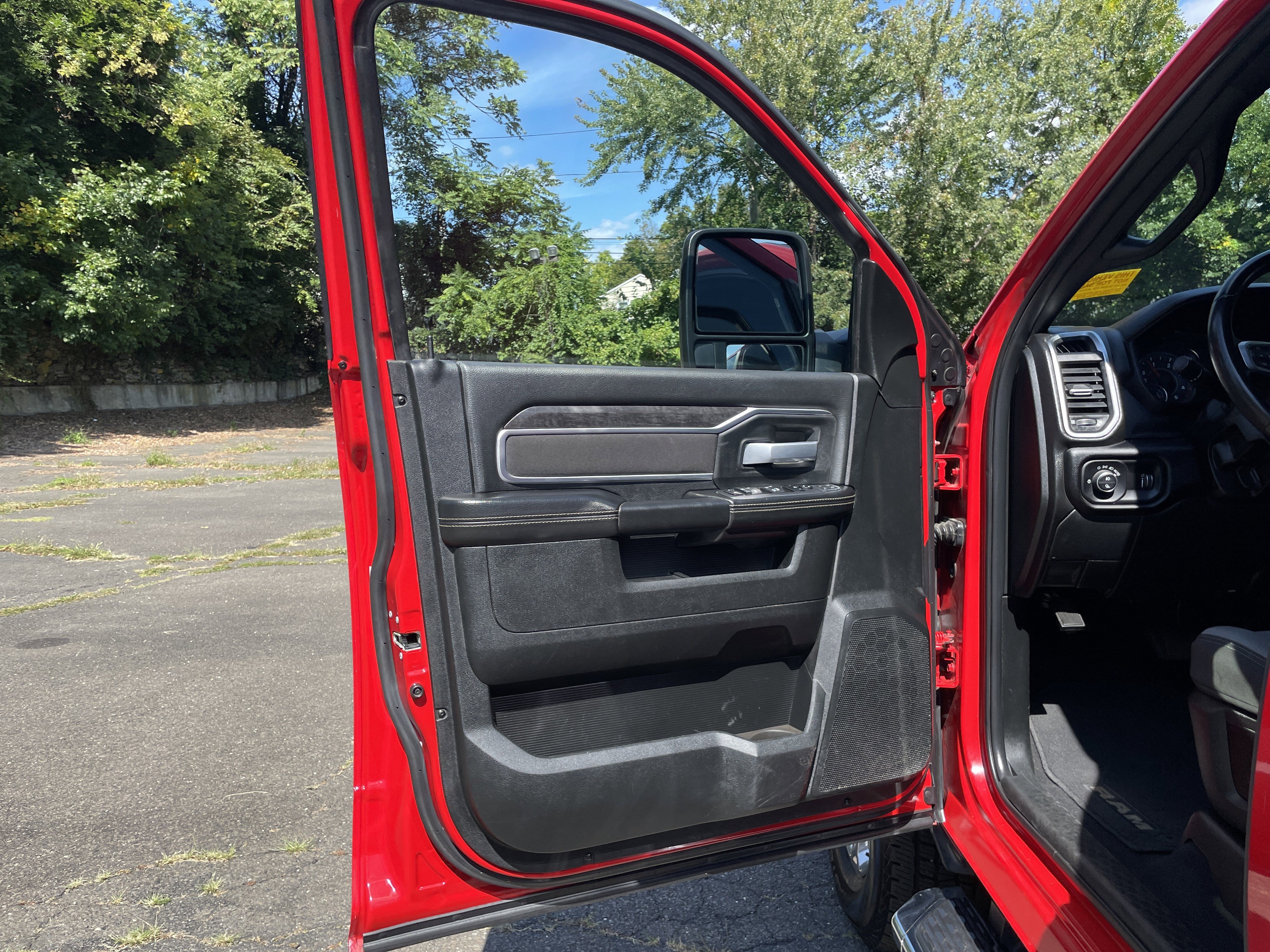 Certified 2024 RAM 3500 Big Horn image 31