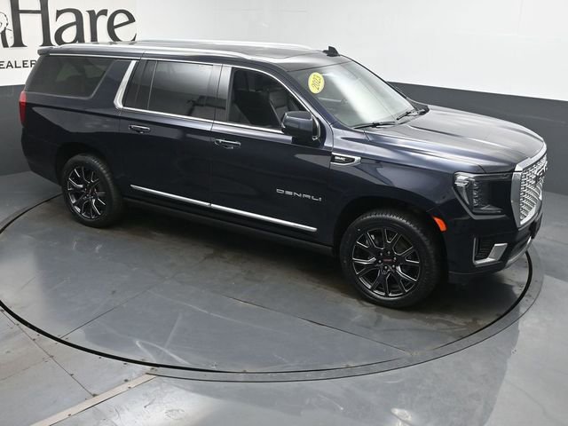 Used 2023 GMC Yukon XL Denali w/ Denali Reserve Package AWD/4WD image 41
