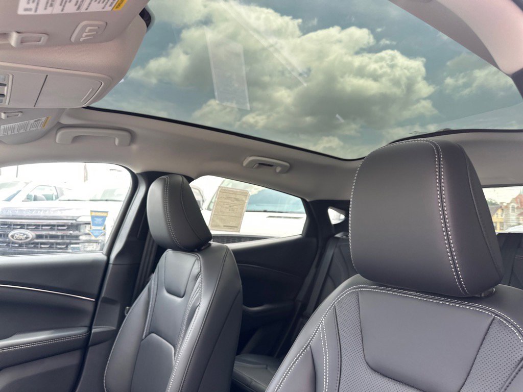 New 2025 Ford Mustang Mach-E Premium image 17