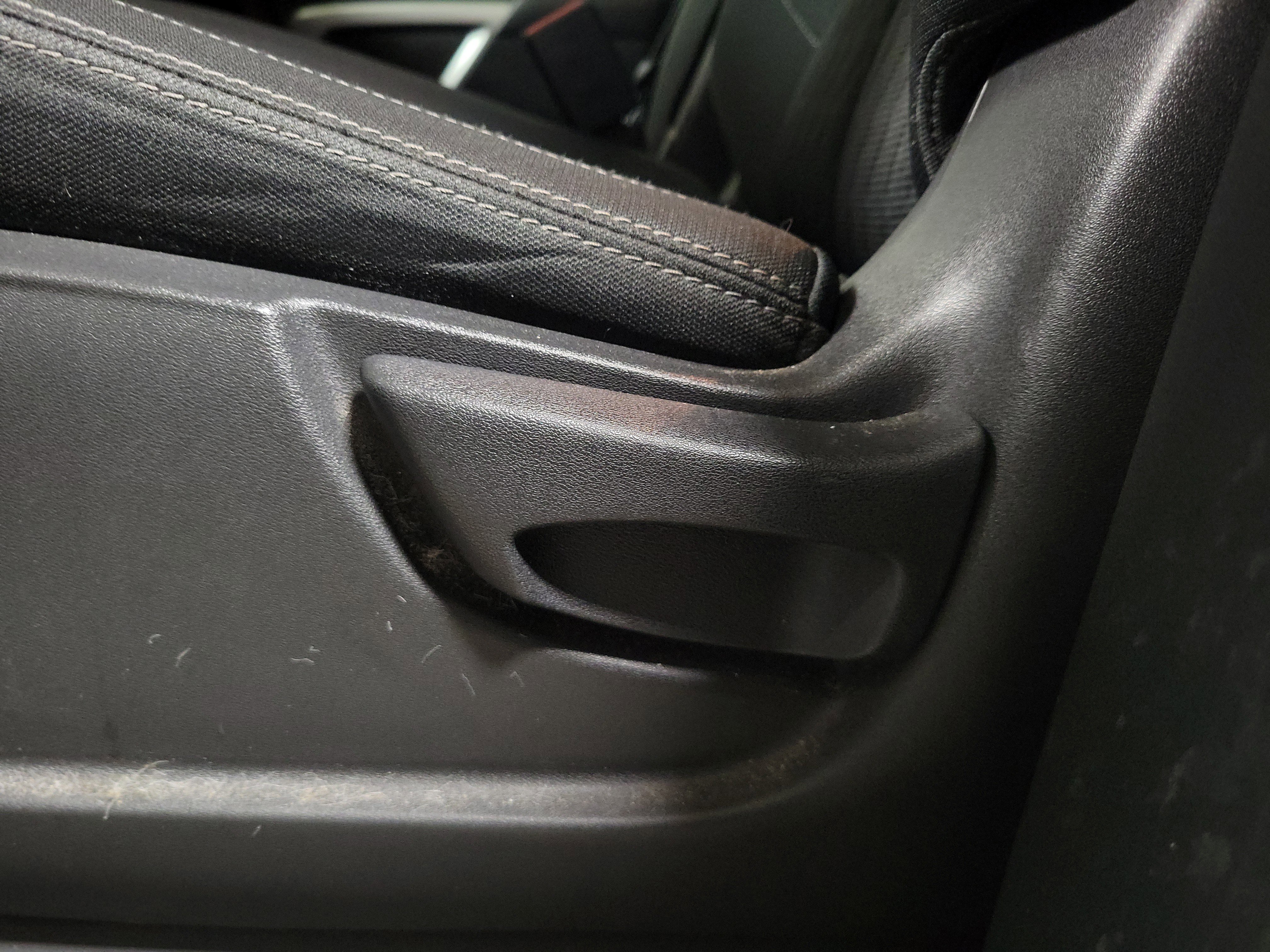 Used 2019 Nissan Titan SV image 19