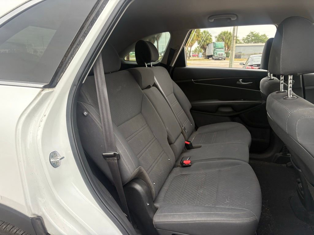 Used 2020 Kia Sorento LX w/ LX I4 Convenience Package FWD image 14