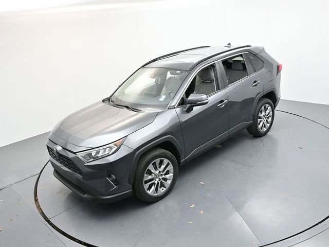 Used 2020 Toyota RAV4 XLE Premium image 21