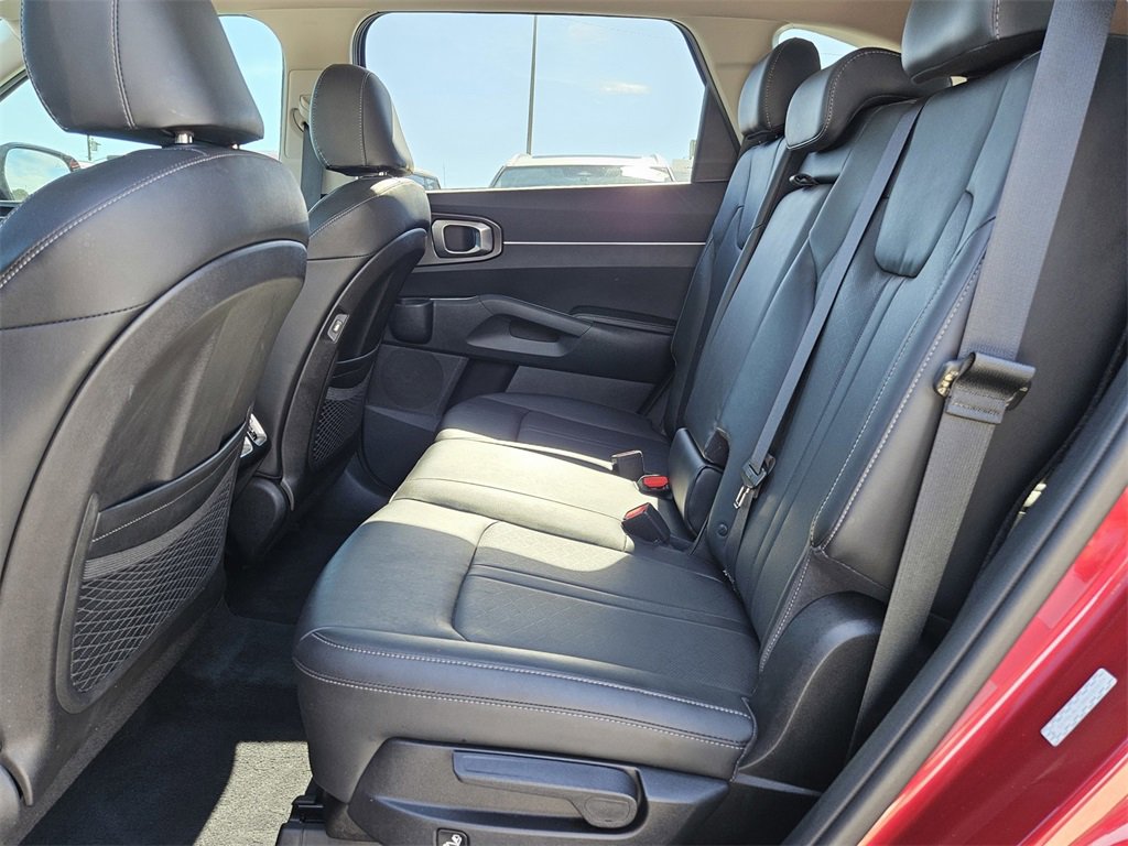 Used 2022 Kia Sorento S image 23