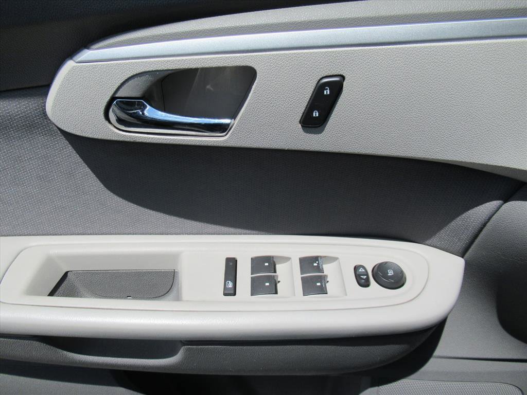 Used 2012 Chevrolet Traverse LS FWD image 19