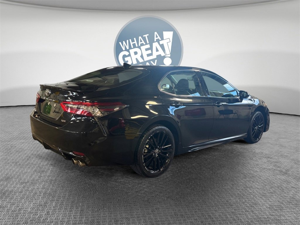 Used 2023 Toyota Camry XSE image 3