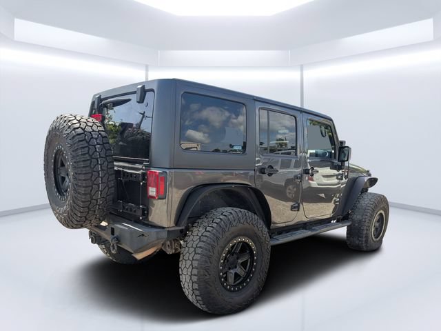 Used 2017 Jeep Wrangler Unlimited Rubicon w/ Connectivity Group AWD/4WD image 3