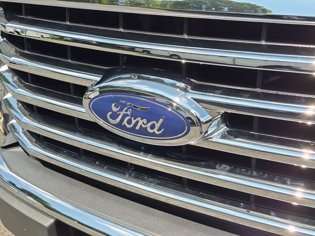 Used 2015 Ford F150 XLT w/ Equipment Group 302A Luxury AWD/4WD image 34