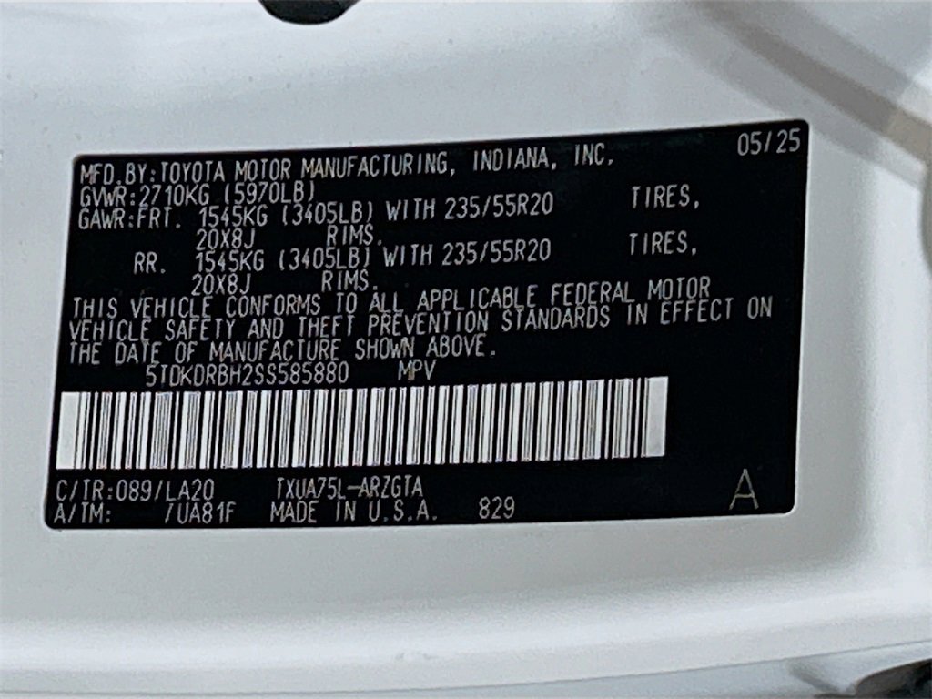 New 2025 Toyota Highlander Platinum image 31