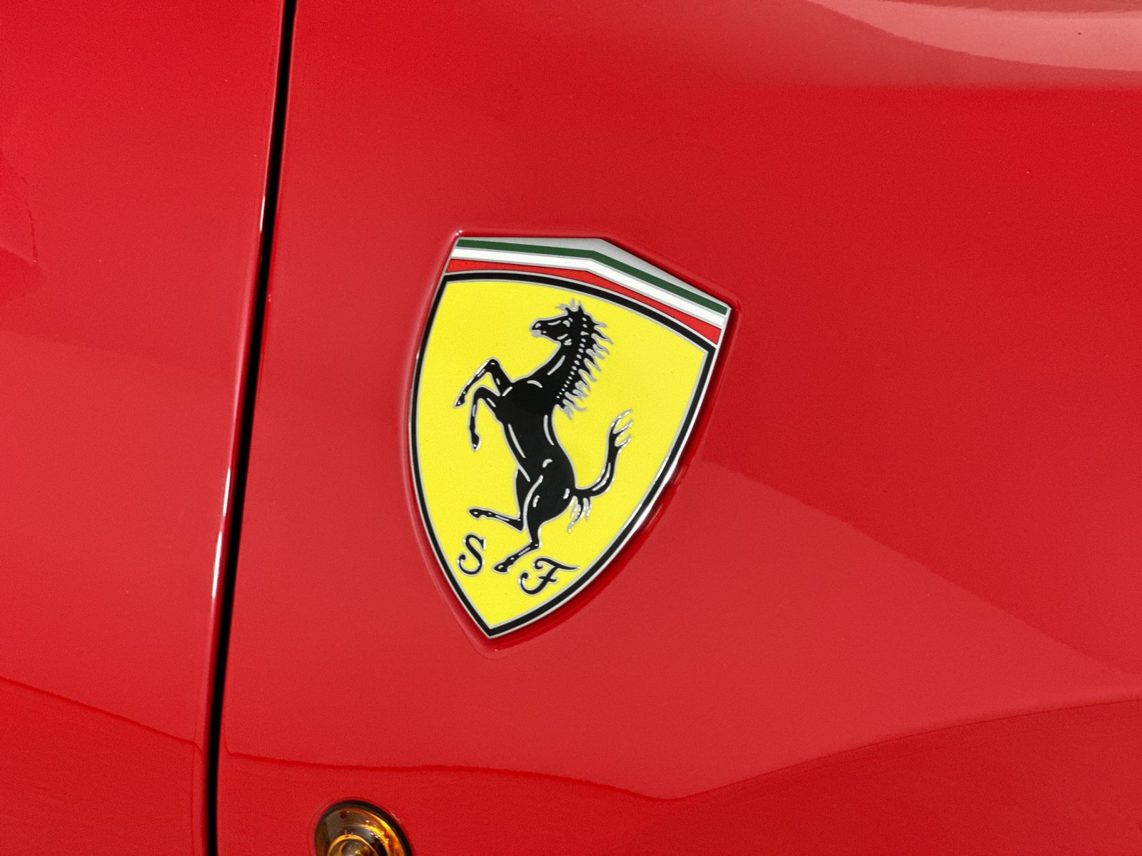Used 2018 Ferrari 488 Spider RWD image 9
