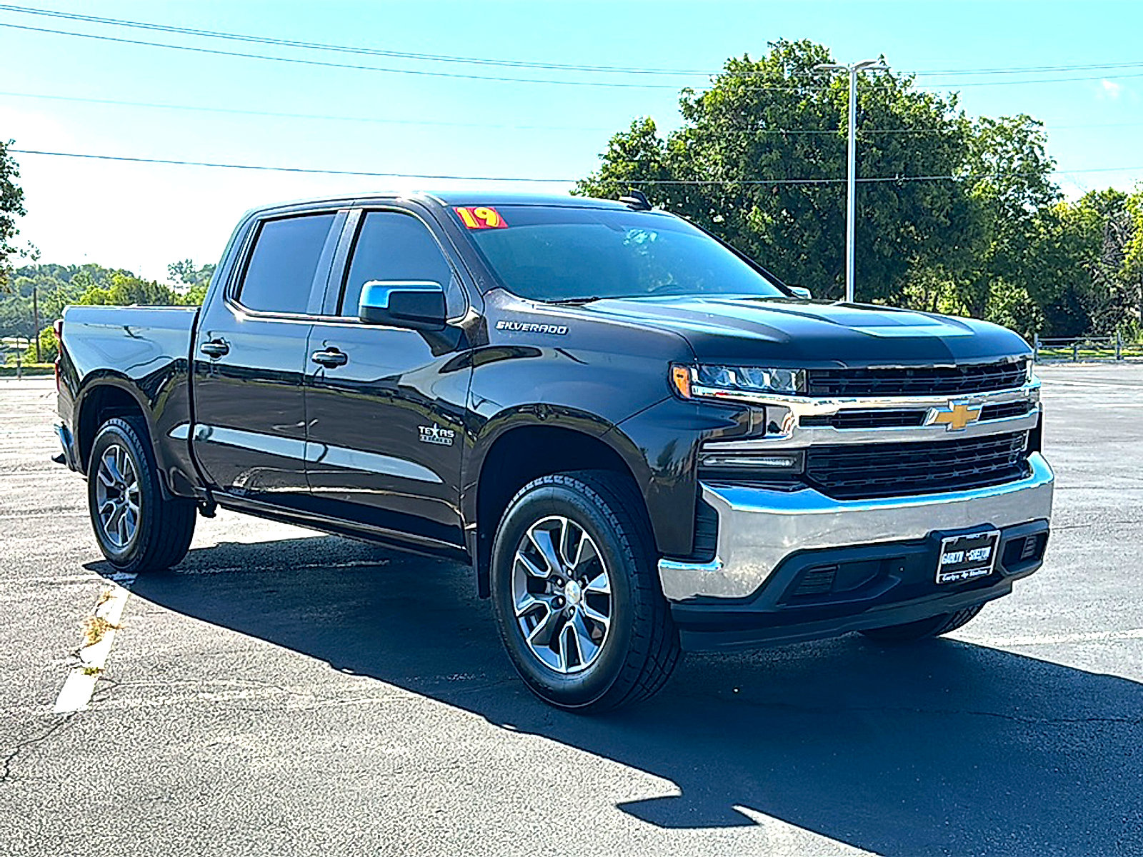 Used 2019 Chevrolet Silverado 1500 LT w/ Texas Edition RWD image 10