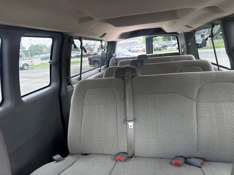 Used 2010 Chevrolet Express 3500 LT w/ LT Preferred Equipment Group RWD image 18