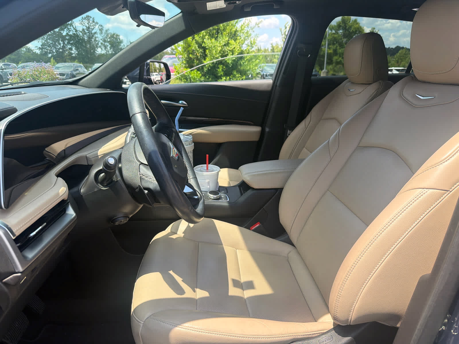 Used 2024 Cadillac XT4 Premium Luxury w/ Active Safety Package AWD/4WD image 10