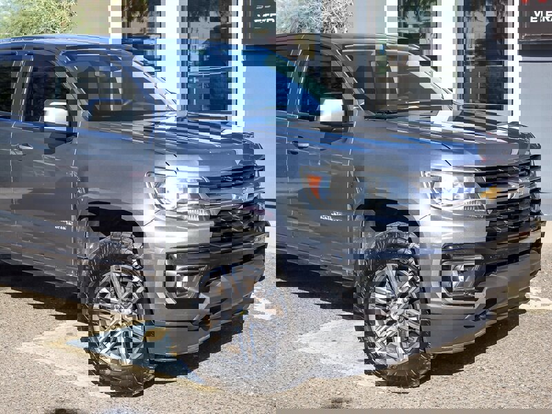 Used 2022 Chevrolet Colorado LT w/ Luxury Package image 3