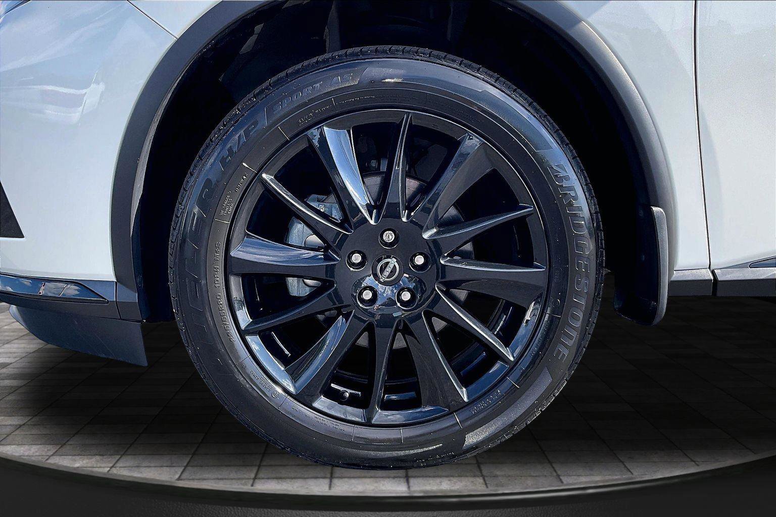 Certified 2024 Nissan Murano SV w/ SV Midnight Edition Package FWD image 10