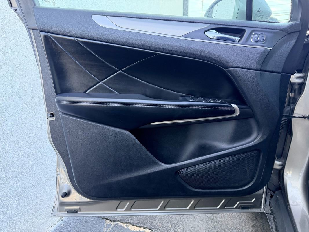 Used 2017 Lincoln MKC Premiere AWD/4WD image 22