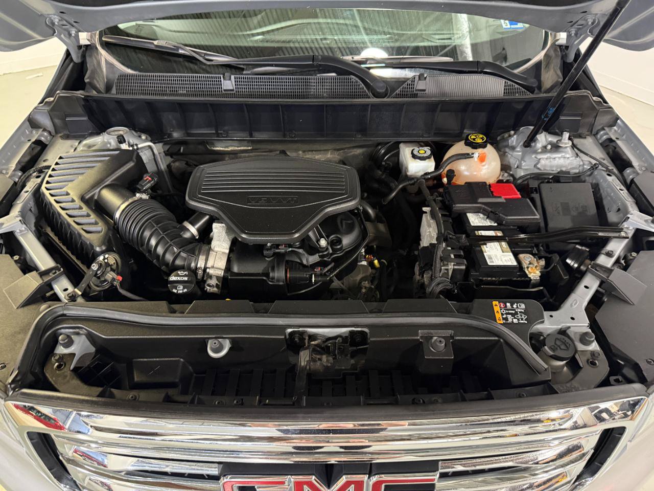 Used 2019 GMC Acadia SLT AWD/4WD image 27