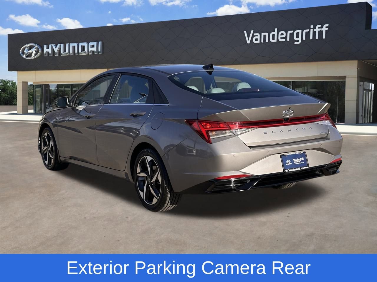 Used 2023 Hyundai Elantra Limited image 8