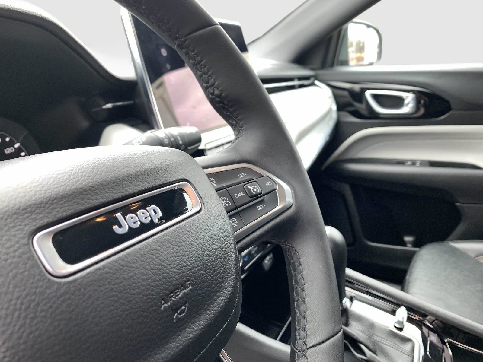 Used 2023 Jeep Compass Limited image 44