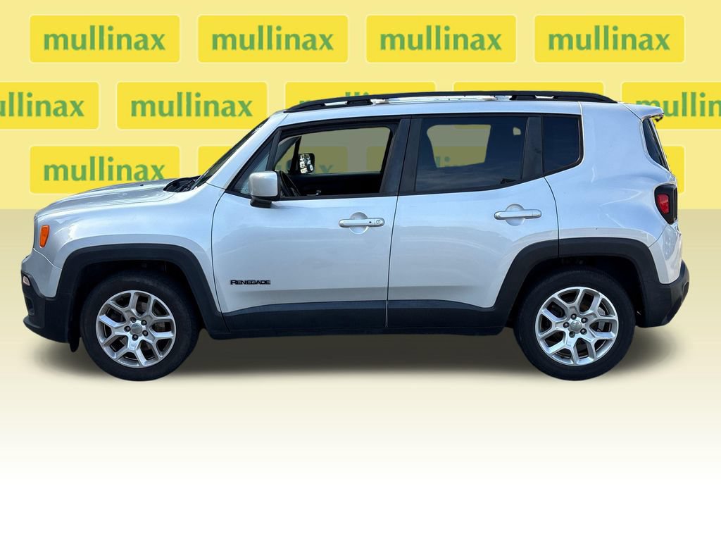 Used 2018 Jeep Renegade Latitude FWD image 10