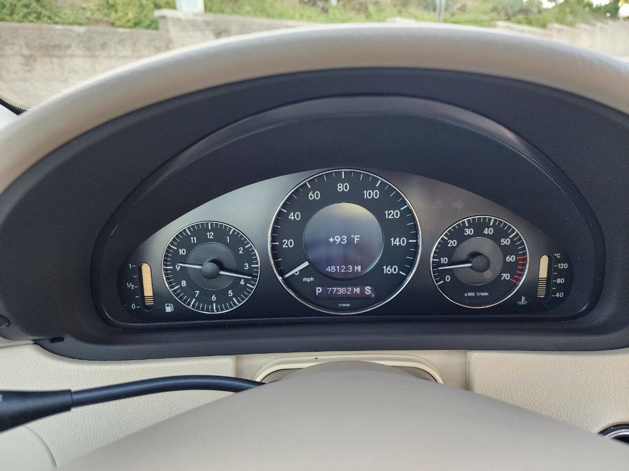 Used 2005 Mercedes-Benz CLK 320 Coupe image 23