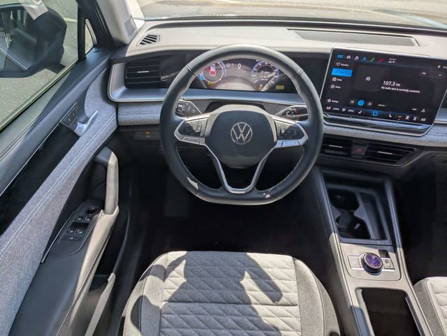 Certified 2025 Volkswagen Tiguan S FWD image 16