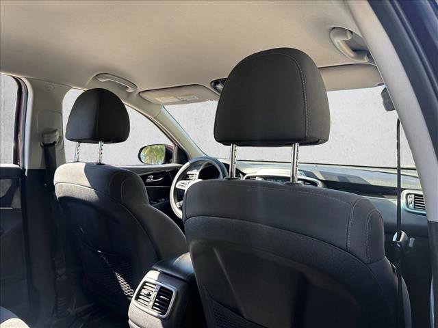 Used 2020 Kia Sorento LX image 26