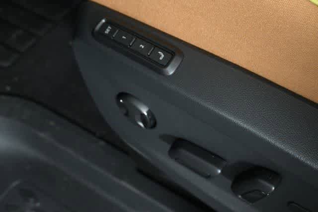 New 2025 Volkswagen ID. Buzz Pro S RWD image 23