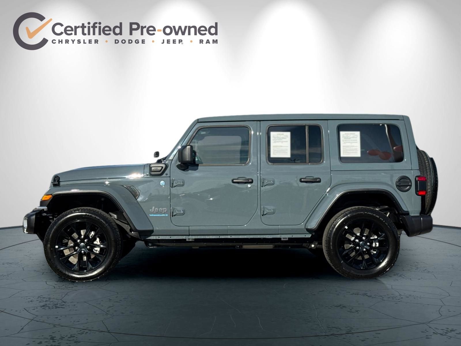 Certified 2025 Jeep Wrangler Unlimited Sahara w/ Safety Group image 7