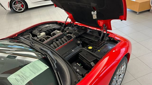 Used 1998 Chevrolet Corvette Coupe w/ Roof Pkg RWD image 35