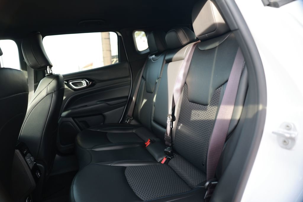 New 2026 Jeep Compass Latitude image 28