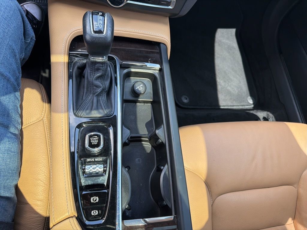 Used 2018 Volvo S90 T5 Momentum w/ Convenience Package image 19