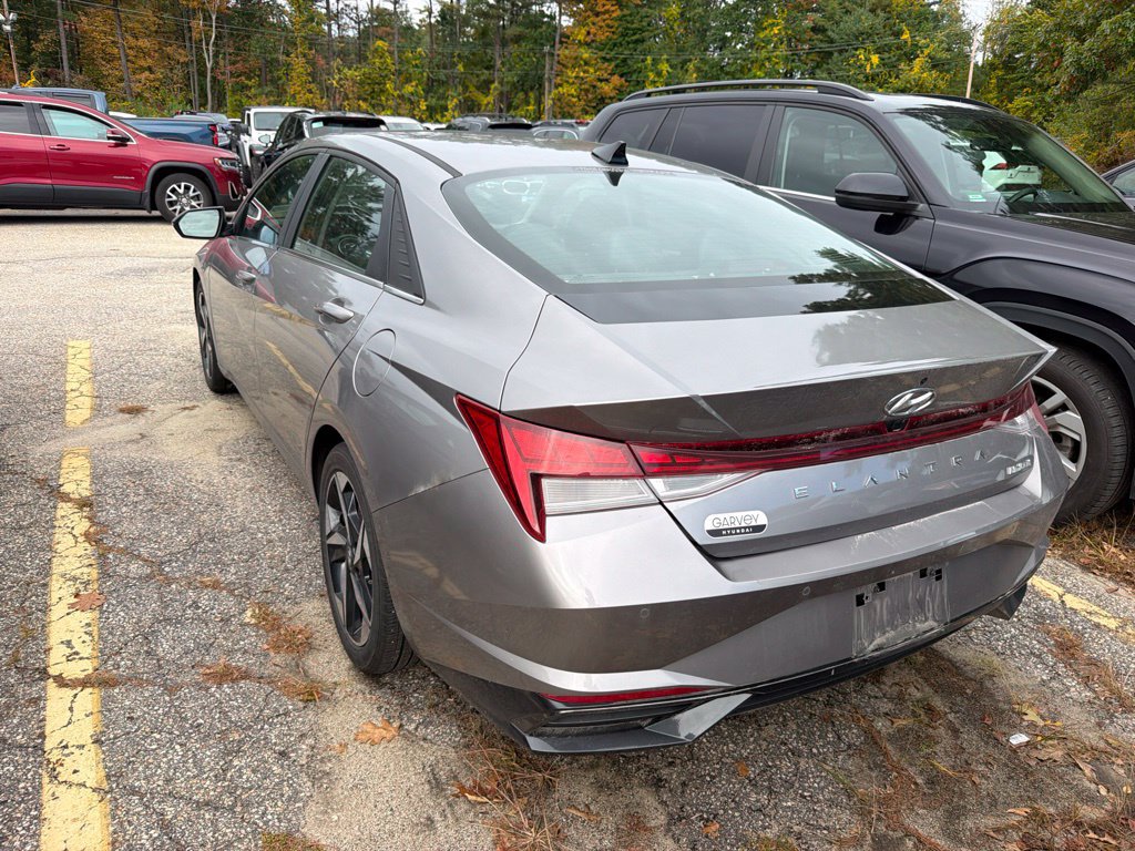 Used 2023 Hyundai Elantra Limited FWD image 2