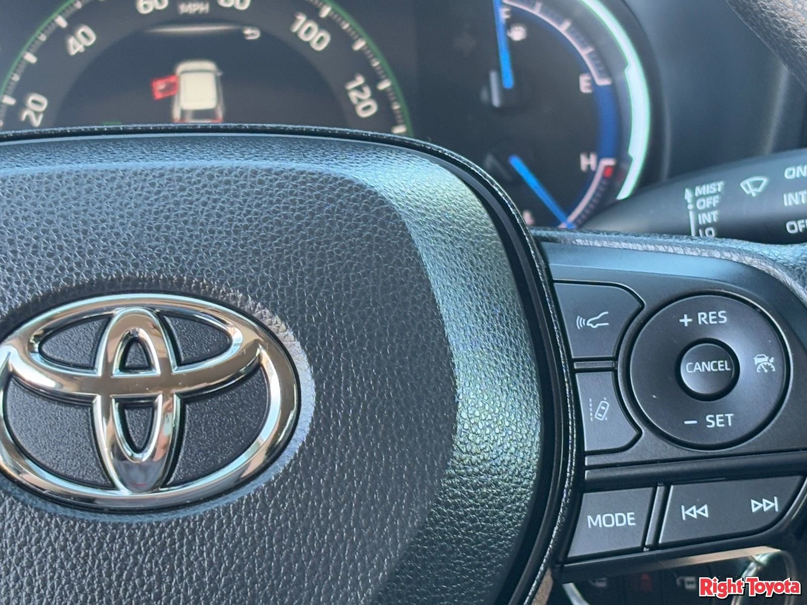 Certified 2025 Toyota RAV4 LE image 23