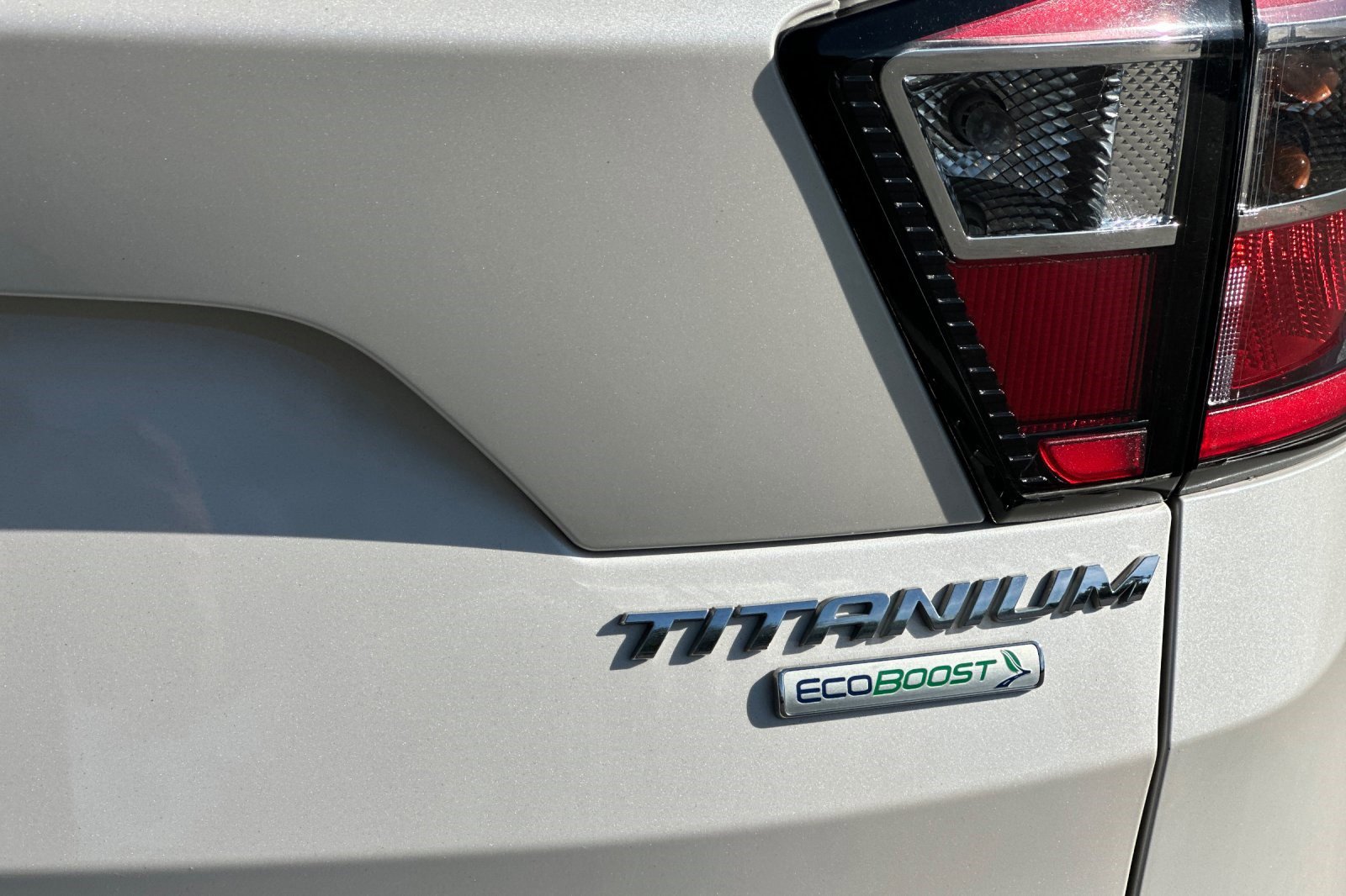 Used 2017 Ford Escape Titanium FWD image 38