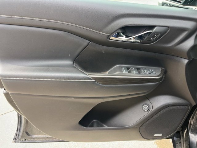 Used 2019 GMC Acadia SLT w/ Black Edition image 12