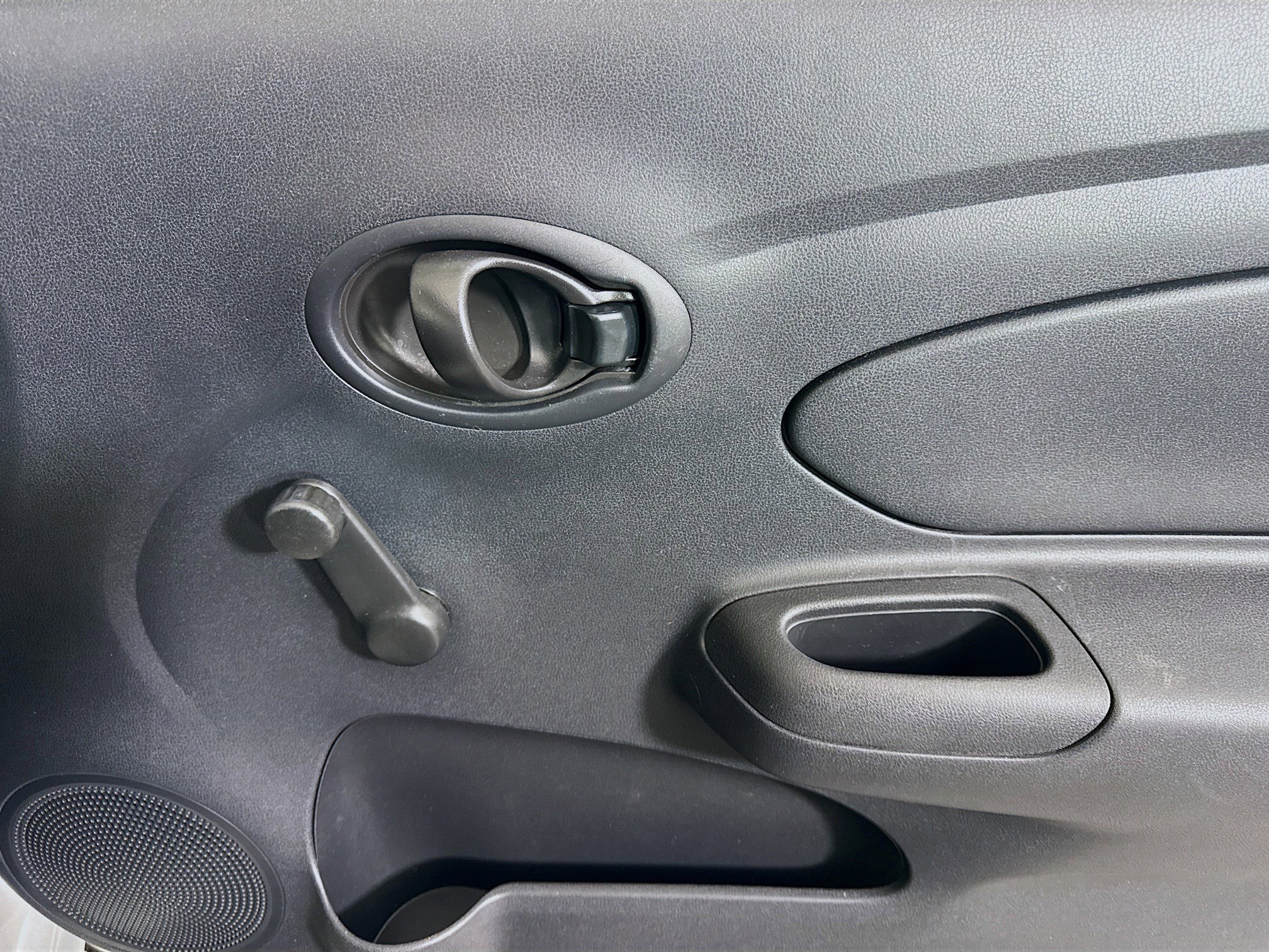 Used 2018 Nissan Versa S image 28