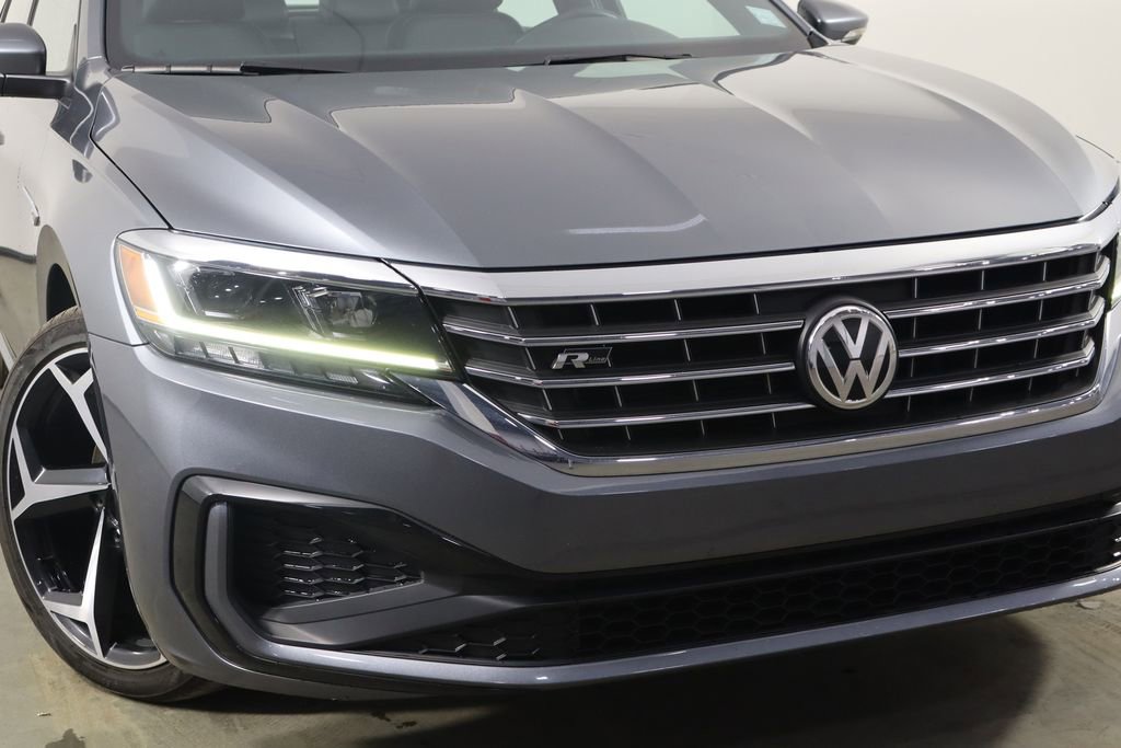 Used 2022 Volkswagen Passat 2.0T R-Line image 40
